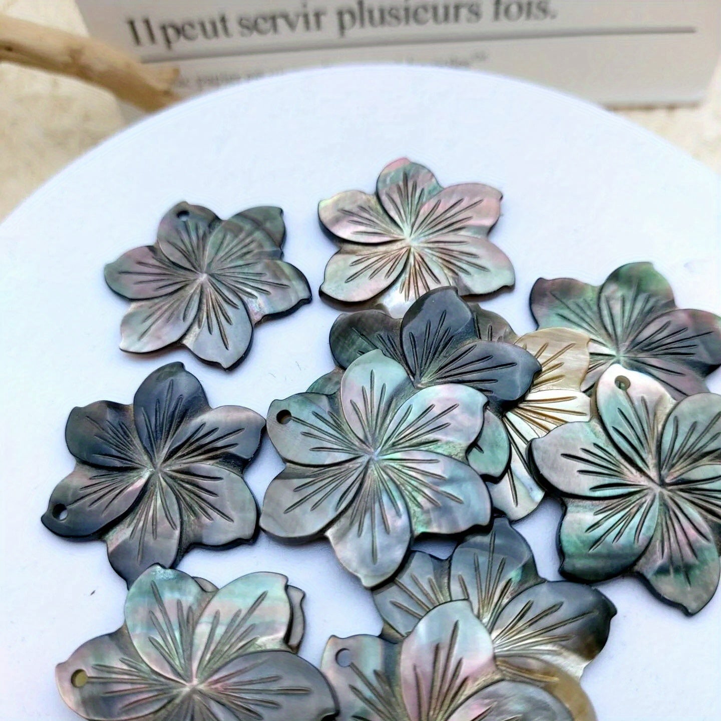 4pcs Natural Hand Carved Black Mother of Pearl Flower Pendants for Jewelry Making Hawaiian Island Jewellery