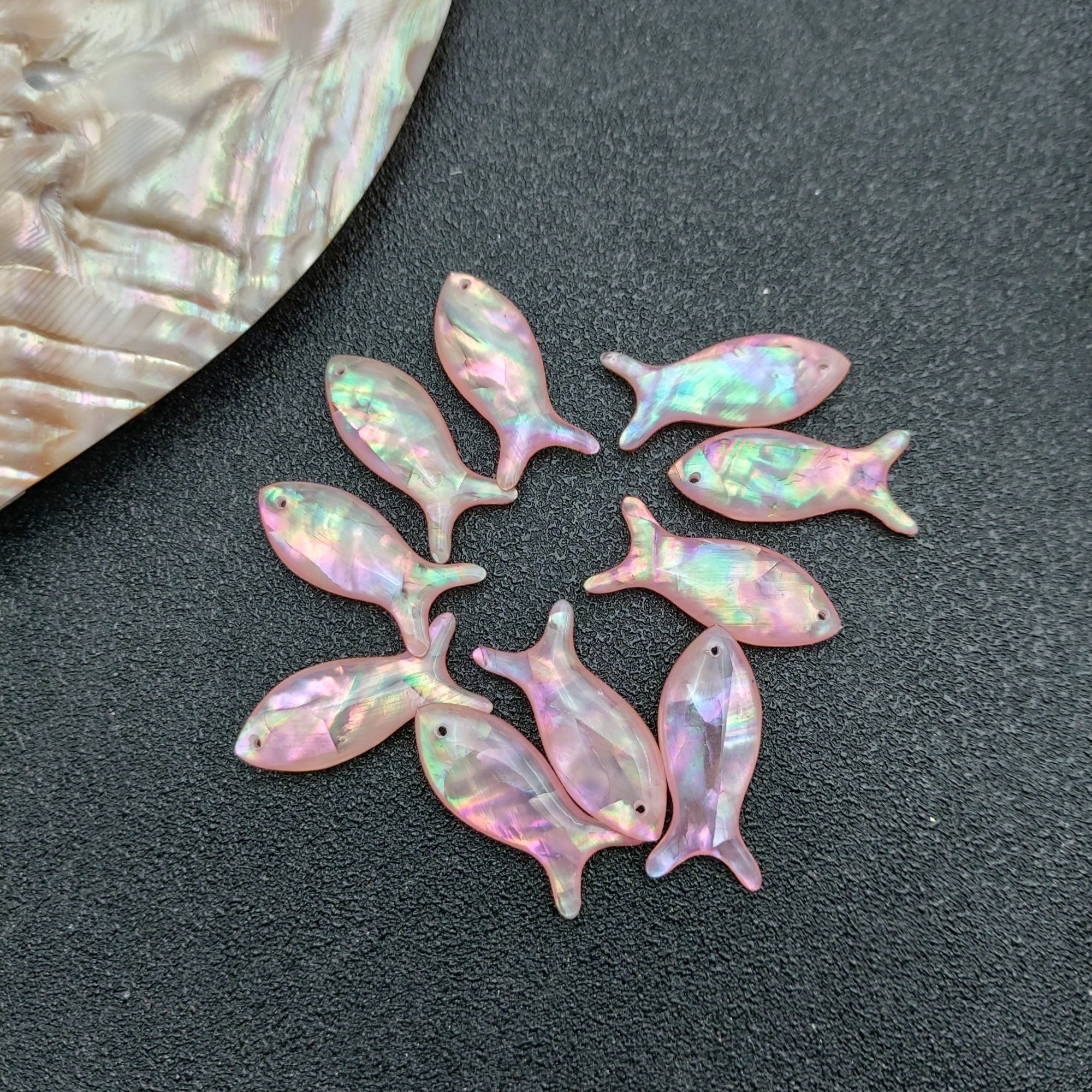 10pcs Abalone paper double-sided oil-dripping small fish charms single hole