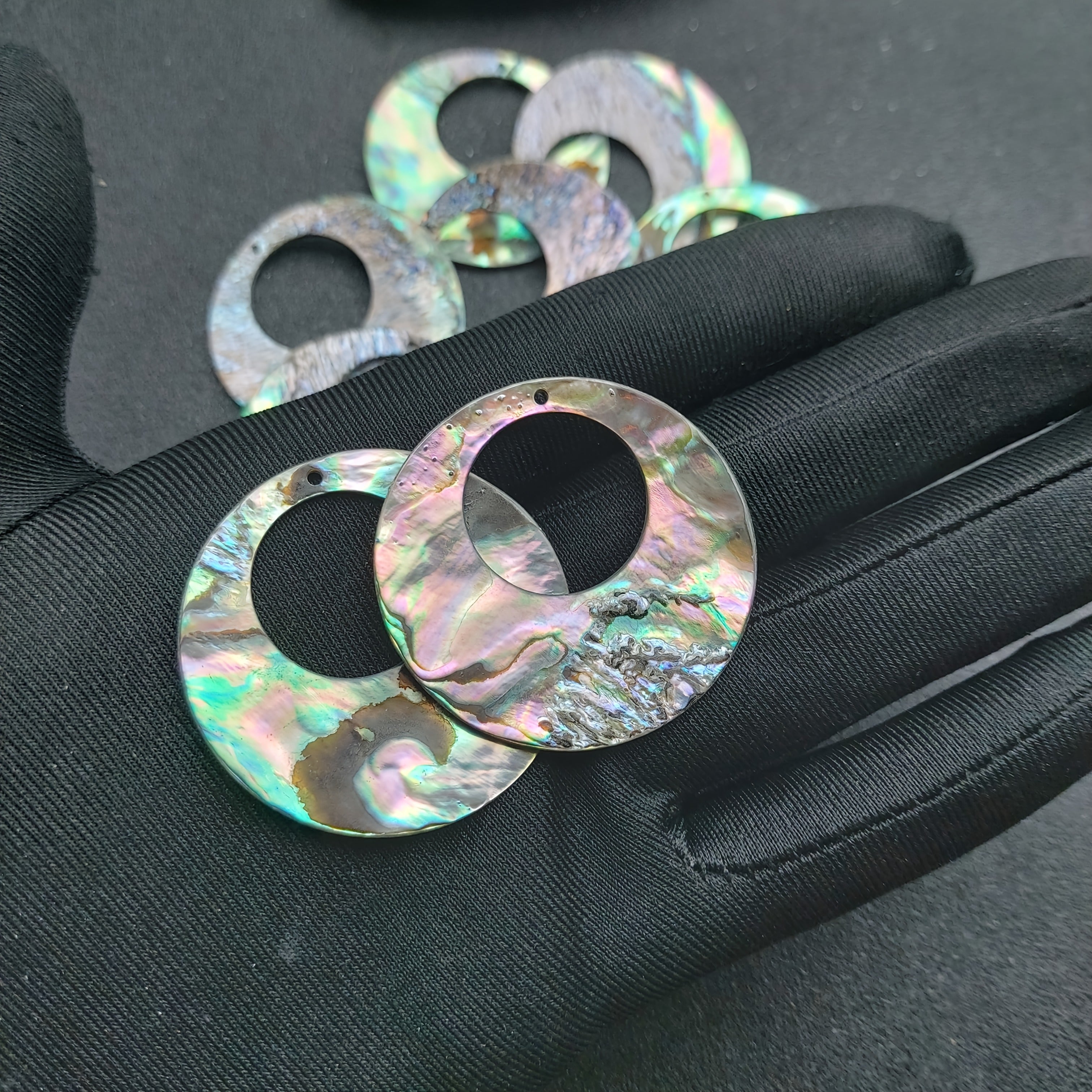 2pcs Natural Abalone Shell Circle Charms - Iridescent Mother-of- Inlay-like Hawaiian Ocean Island Pendants for DIY Jewelry Making, Iridescent Rainbow Colors