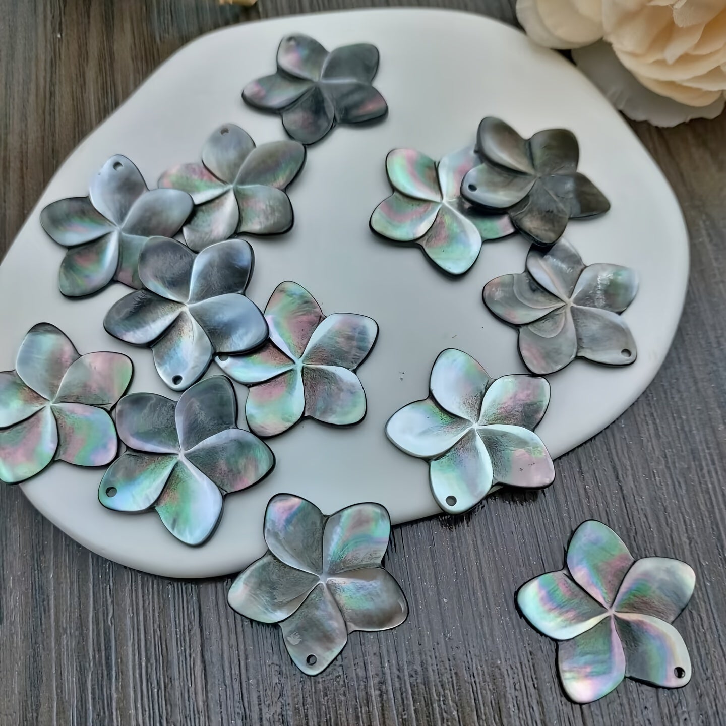 6pcs Natural Mother Of Hand Carved Plumeria Flower Pendant MOP Charms DIY Beads for Jewelry Making Jewelry Findings